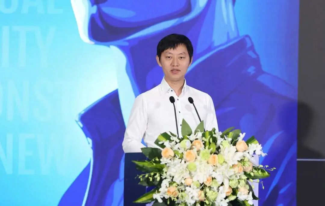 5268EDC82E25F9F50CC9411234E_D6951C88_10BD2