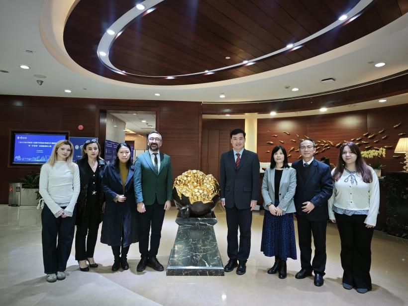 B46F20D1E66AC2F8CFB5539A744_686E9551_12E64