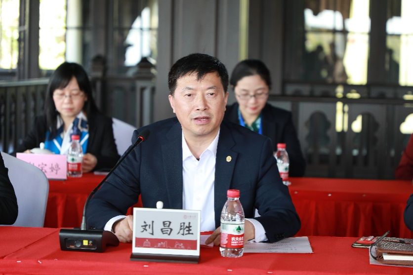 5BD2358E78763E1F90BBF94D985_5D8EA508_EF82