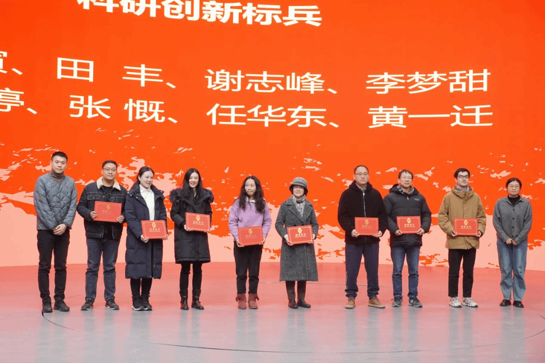 D3700124023503C7FC452436AF2_3B9F562B_437C1