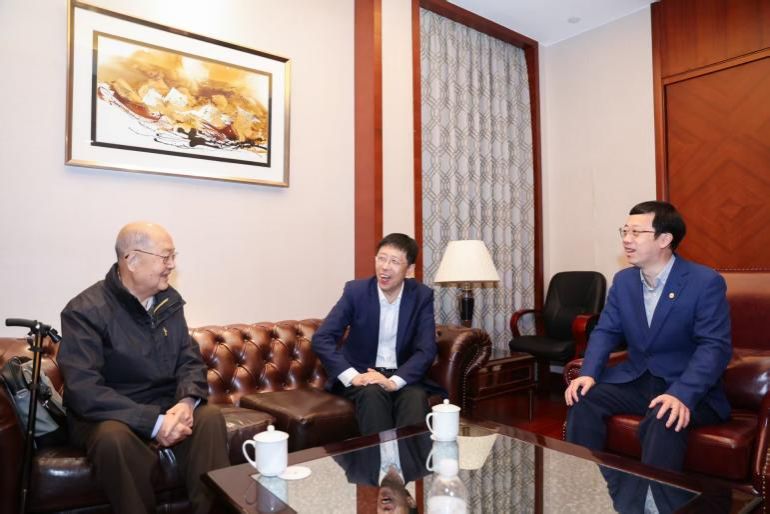 CF323DF5C371D2235D10E209D90_26F388F7_EB03